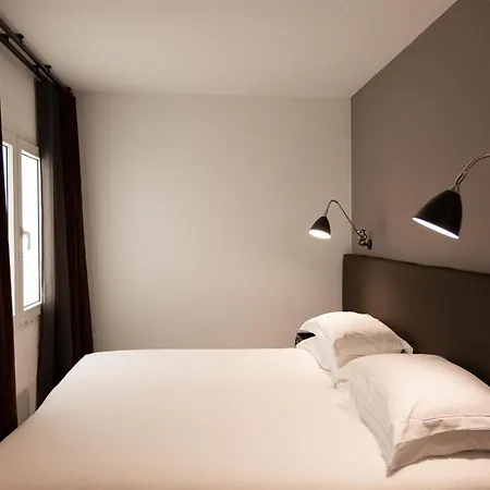 알렉산드라 호텔, 큐리오 컬렉션 바이 힐튼 4*