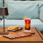 Alexandra Hotel, Curio Collection By Hilton