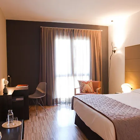 Alexandra Hotel, Curio Collection By Hilton Hotel 4*