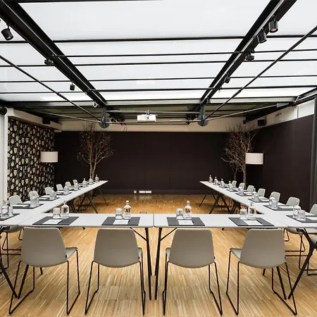 Alexandra Hotel, Curio Collection By Hilton 4*