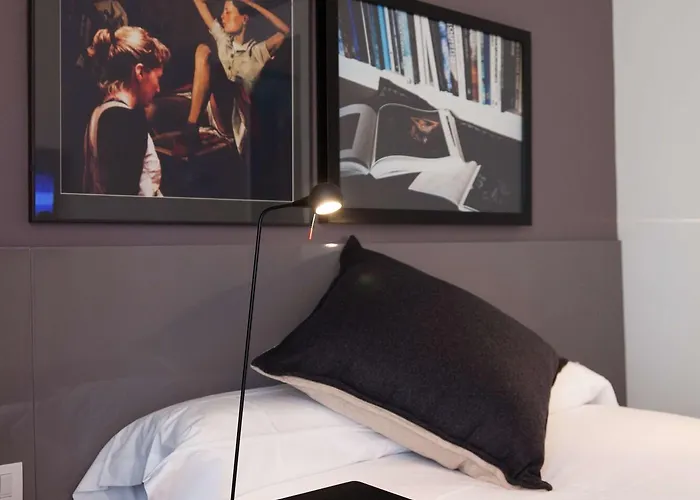 Alexandra Hotel, Curio Collection By Hilton 4*