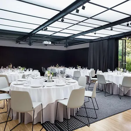 Alexandra Hotel, Curio Collection By Hilton 4*