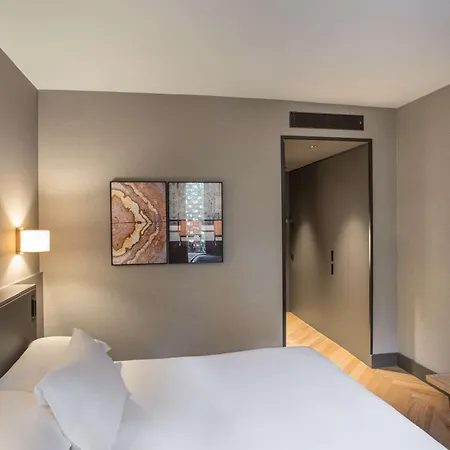 Alexandra Hotel, Curio Collection By Hilton