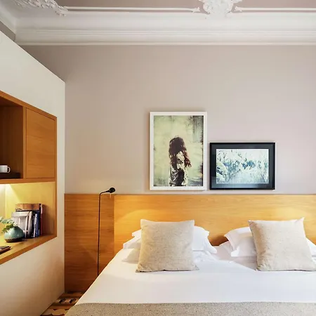 アレクサンドラ キュリオ コレクション バイ ヒルトン 4* バルセロナ