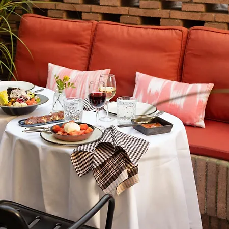 アレクサンドラ キュリオ コレクション バイ ヒルトン バルセロナ