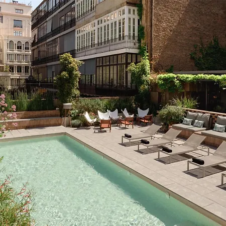 アレクサンドラ キュリオ コレクション バイ ヒルトン