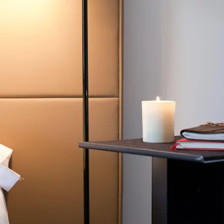 ホテル アレクサンドラ キュリオ コレクション バイ ヒルトン 4*