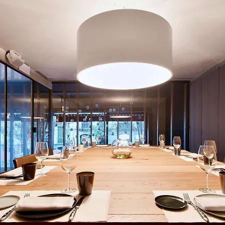 アレクサンドラ キュリオ コレクション バイ ヒルトン ホテル 4*