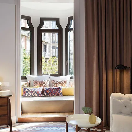 アレクサンドラ キュリオ コレクション バイ ヒルトン ホテル 4*