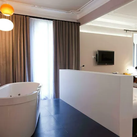 Alexandra Hotel, Curio Collection By Hilton 4*