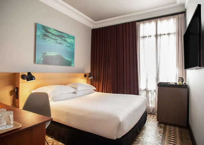 Alexandra Hotel, Curio Collection By Hilton Hotell