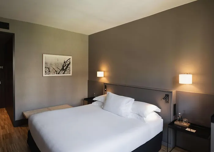 Alexandra Hotel, Curio Collection By Hilton Hotell