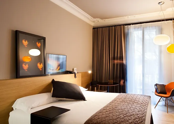 Alexandra Hotel, Curio Collection By Hilton Hotell