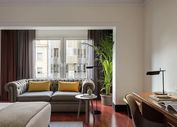 Alexandra Hotel, Curio Collection By Hilton