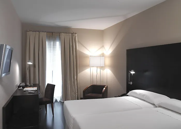 Alexandra Hotel, Curio Collection By Hilton Hotell