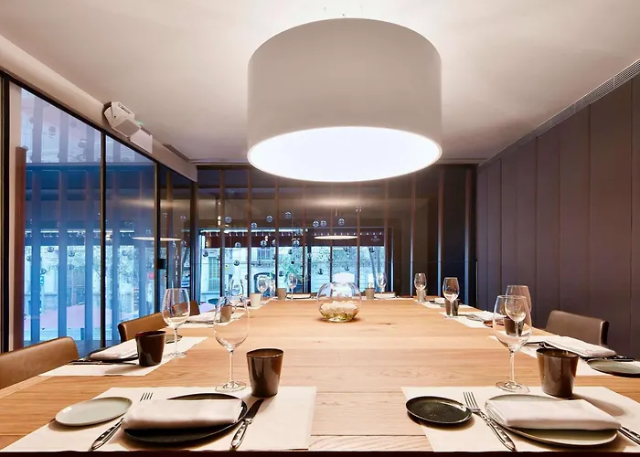 Alexandra Hotel, Curio Collection By Hilton Hotell 4*