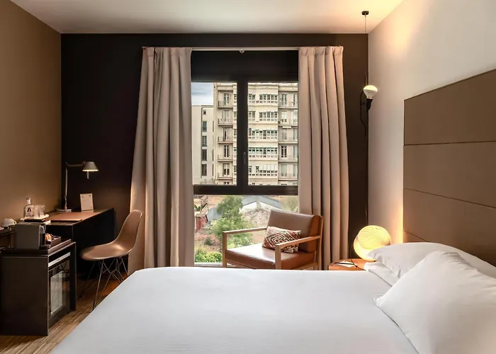 Alexandra Hotel, Curio Collection By Hilton