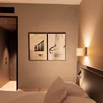 Alexandra Hotel, Curio Collection By Hilton Hotel 4*
