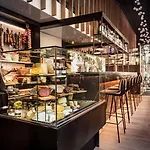 Alexandra Hotel, Curio Collection By Hilton