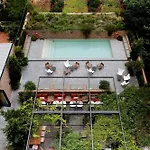 Alexandra Hotel, Curio Collection By Hilton