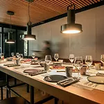 Alexandra Hotel, Curio Collection By Hilton Hotel