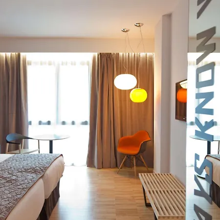 Alexandra Hotel, Curio Collection By Hilton מלון 4*