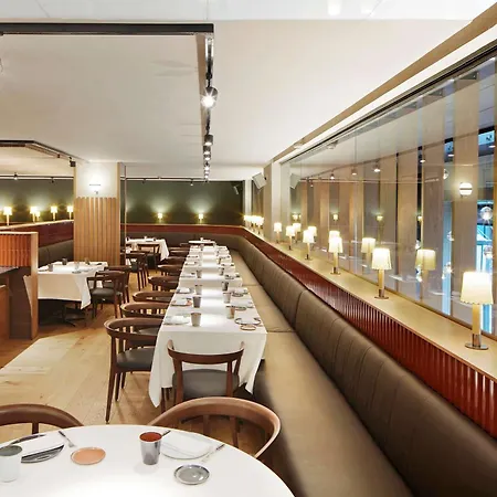 מלון Alexandra Hotel, Curio Collection By Hilton
