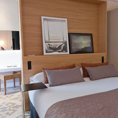 מלון Alexandra Hotel, Curio Collection By Hilton 4*
